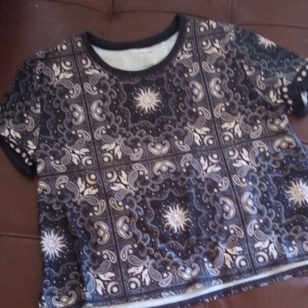 Paisley Patterned Black and White Top johnny was